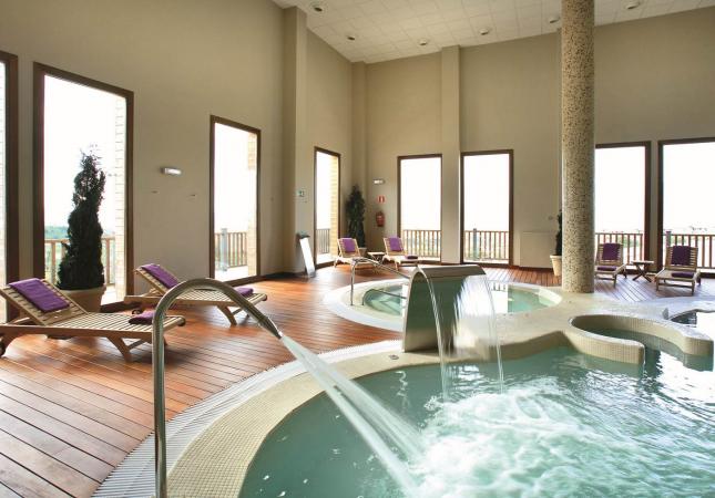 Románticas habitaciones en Hotel Golf & Spa Real de Badaguas - Jaca . Relájate con nuestra oferta en Huesca